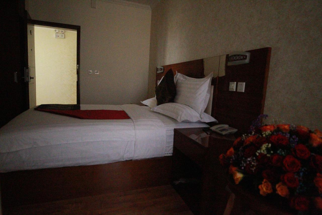 Marcen Addis Hotel Экстерьер фото